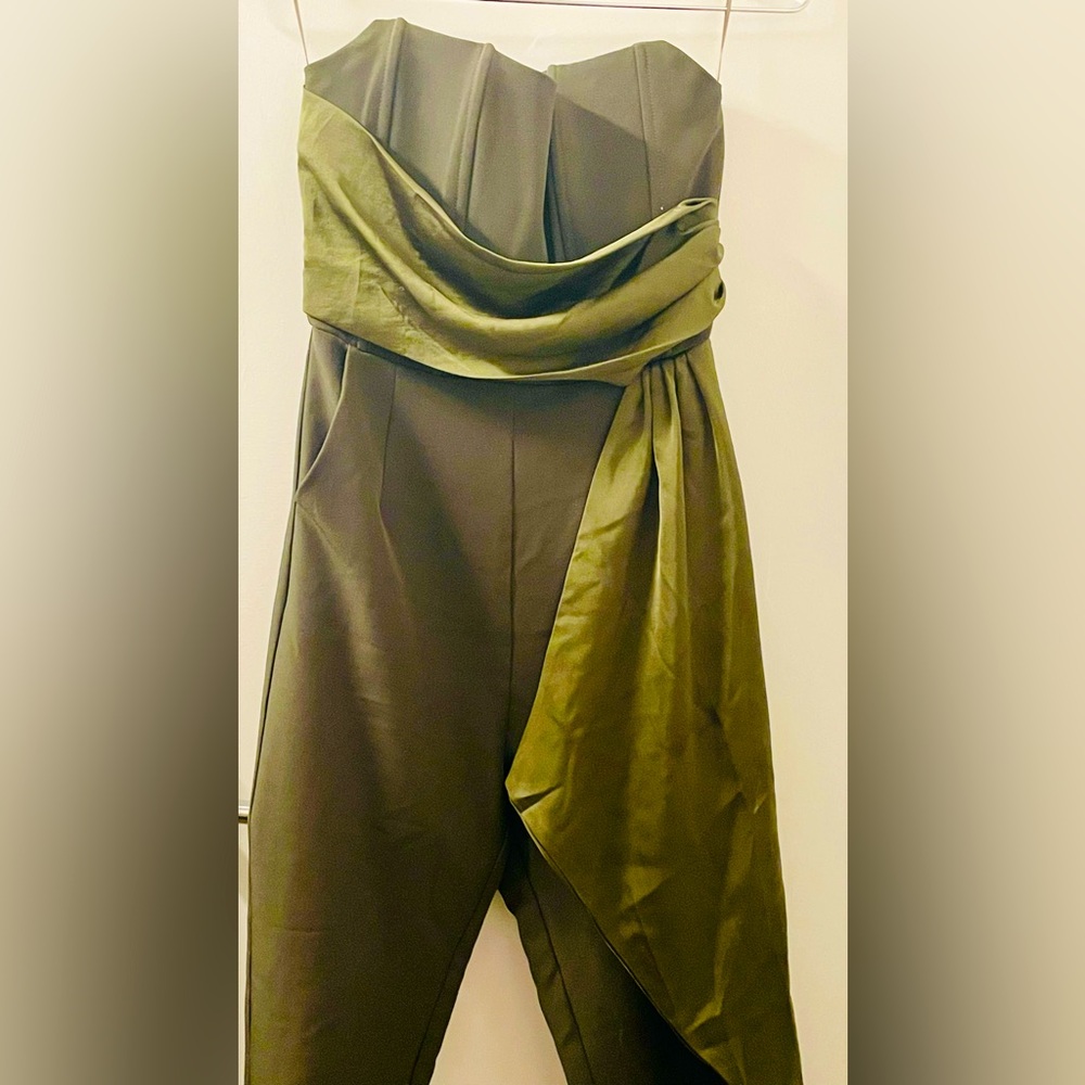 Elegant Olive Green Strapless Jumpsuit Gently worn, stunning !!